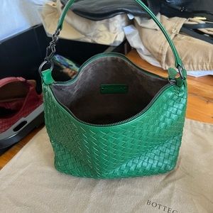 Green leather Bottega Veneta Intrecciato shoulder mini hobo.